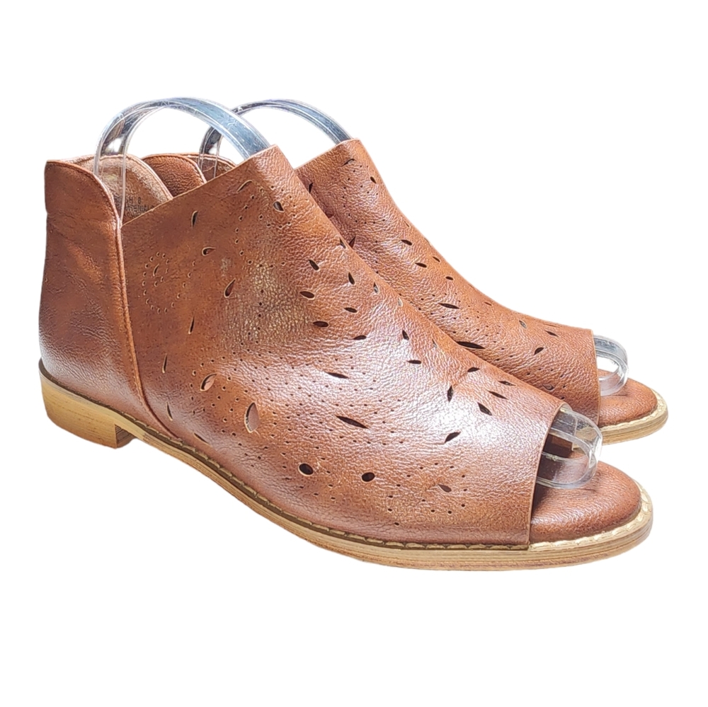 Boutique‎ by Corkys Norwich Cognac Brown Faux Leather Peep Toe Booties Size 8